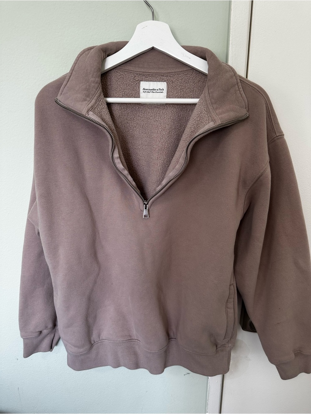 Abercrombie & Fitch women’s Taupe Half-Zip Fleece Pullover SMALL